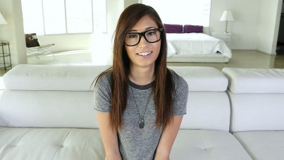 19 Years Old Nerdy Girl Tries Anal First Time, 4K 1