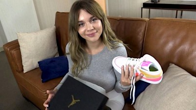 The Cutie And The Glowing Sneakers 4