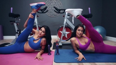 Yoga And Dildo-Cycling In An Amazing Colorful Video 3
